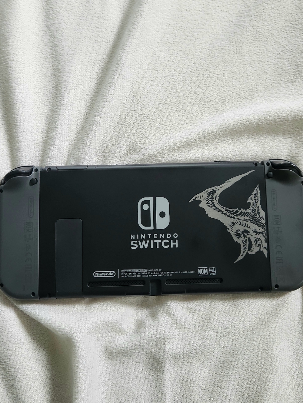 Nintendo Switch Console - Diablo III Edition (Previous Model) - Picture 11 of 16